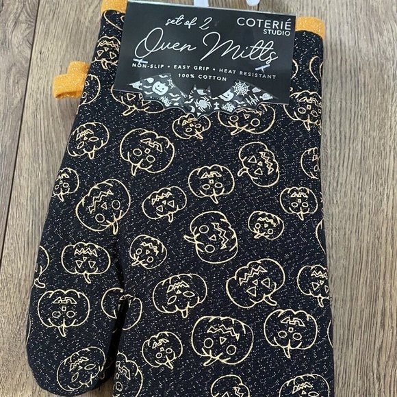 Coterie Studio Set of 2 Oven Glitter Pumpkin Mitts - Picture 1 of 2
